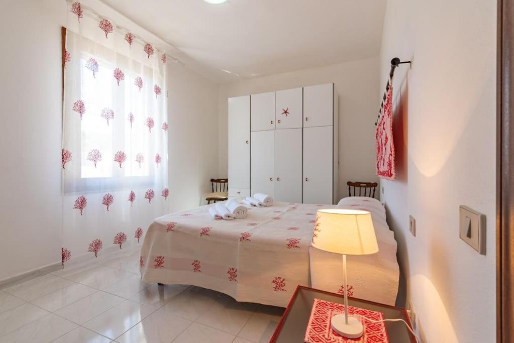 La Lampara - Casa Panoramica 4 Km Dalla Pelosa Стинтино Екстериор снимка