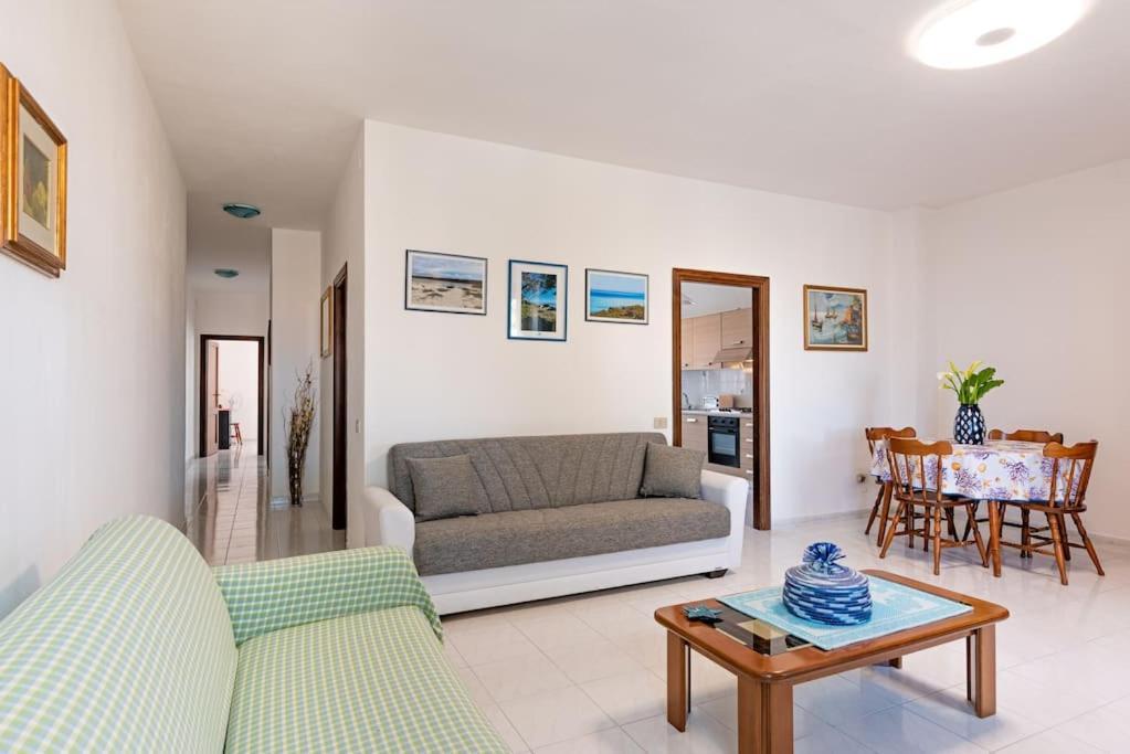 La Lampara - Casa Panoramica 4 Km Dalla Pelosa Стинтино Екстериор снимка